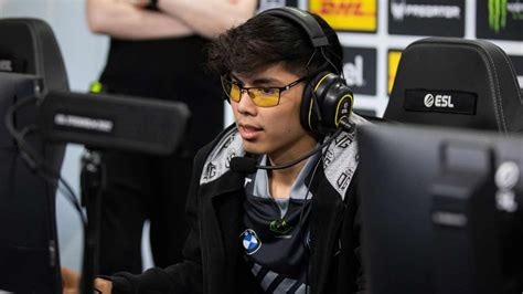 Dota 2 pro Taiga opens up about past gambling addiction.